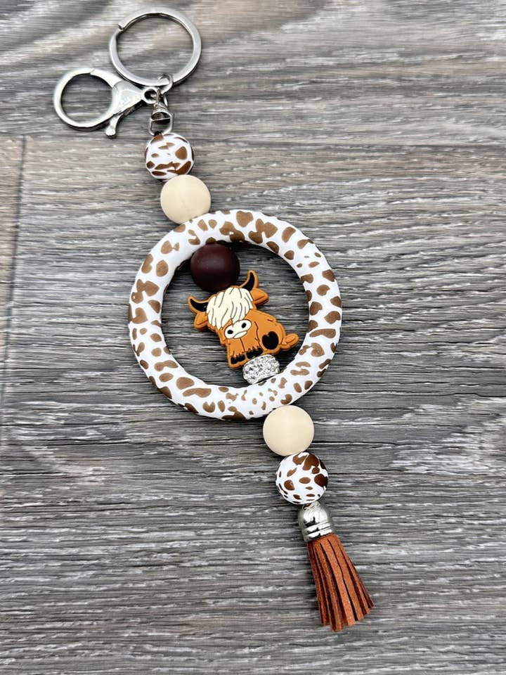 HIGHLAND COW LEOPARD SILICONE BEADED KEYCHAIN for wholesale by DESHENG ENTERPRISE