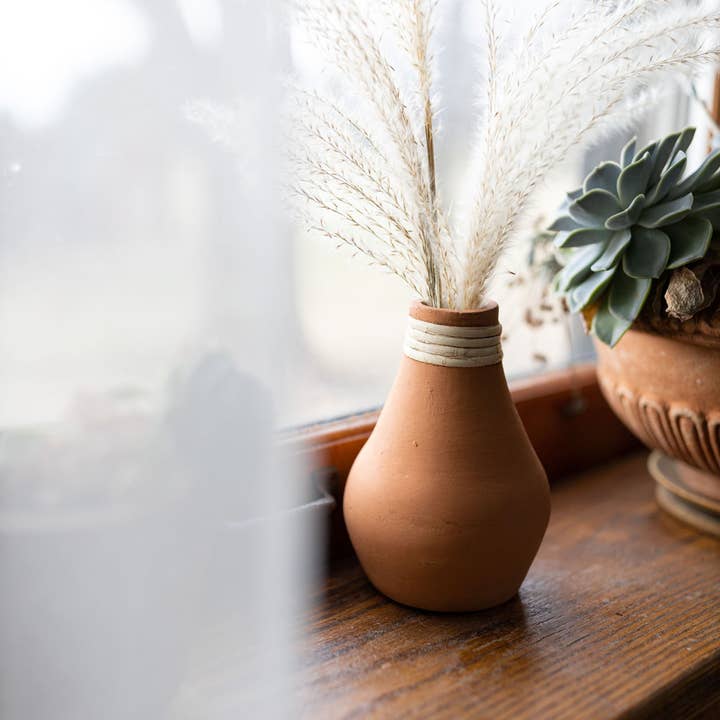 Foreside Home & Garden - Wholesale Vase - SALE - Mesa Top Wrapped Terracotta & Cane Bud Vase