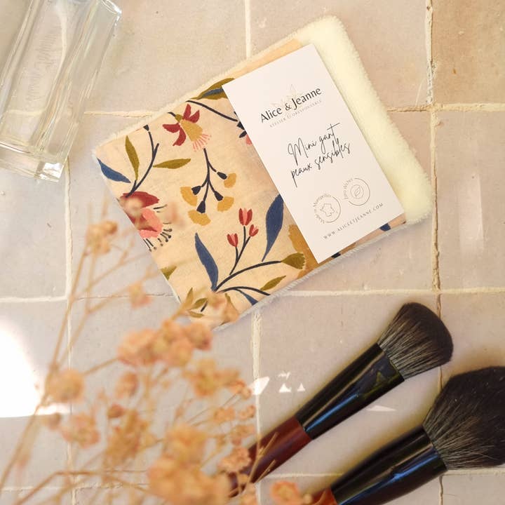 Mini glove for sensitive skin Agathe for wholesale by Alice et Jeanne