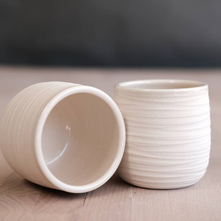 dune - 9 fl oz tumbler - håndlavet, porcelæn for engroshandel hos FHAR Studio