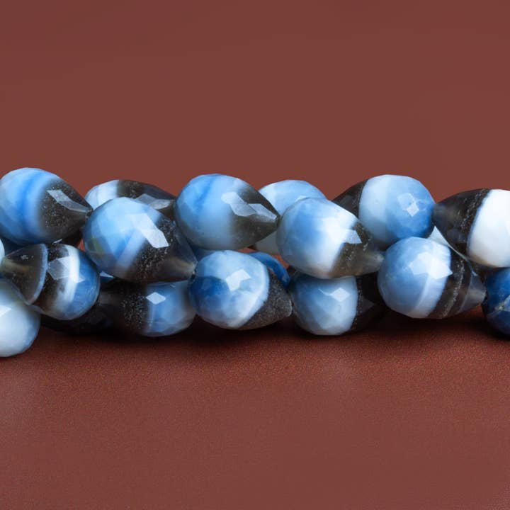 Gocce sfaccettate di opale denim 13x9mm, 7,5 pollici, 15 perline per la vendita all'ingrosso da parte di The Bead Traders