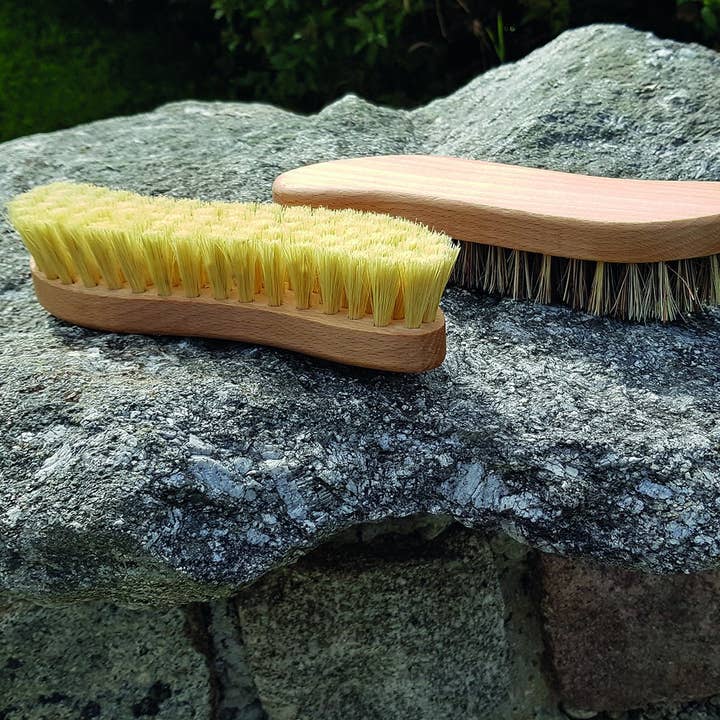 Brosse à récurer en fibre en S pour la vente par WALDKRAFT