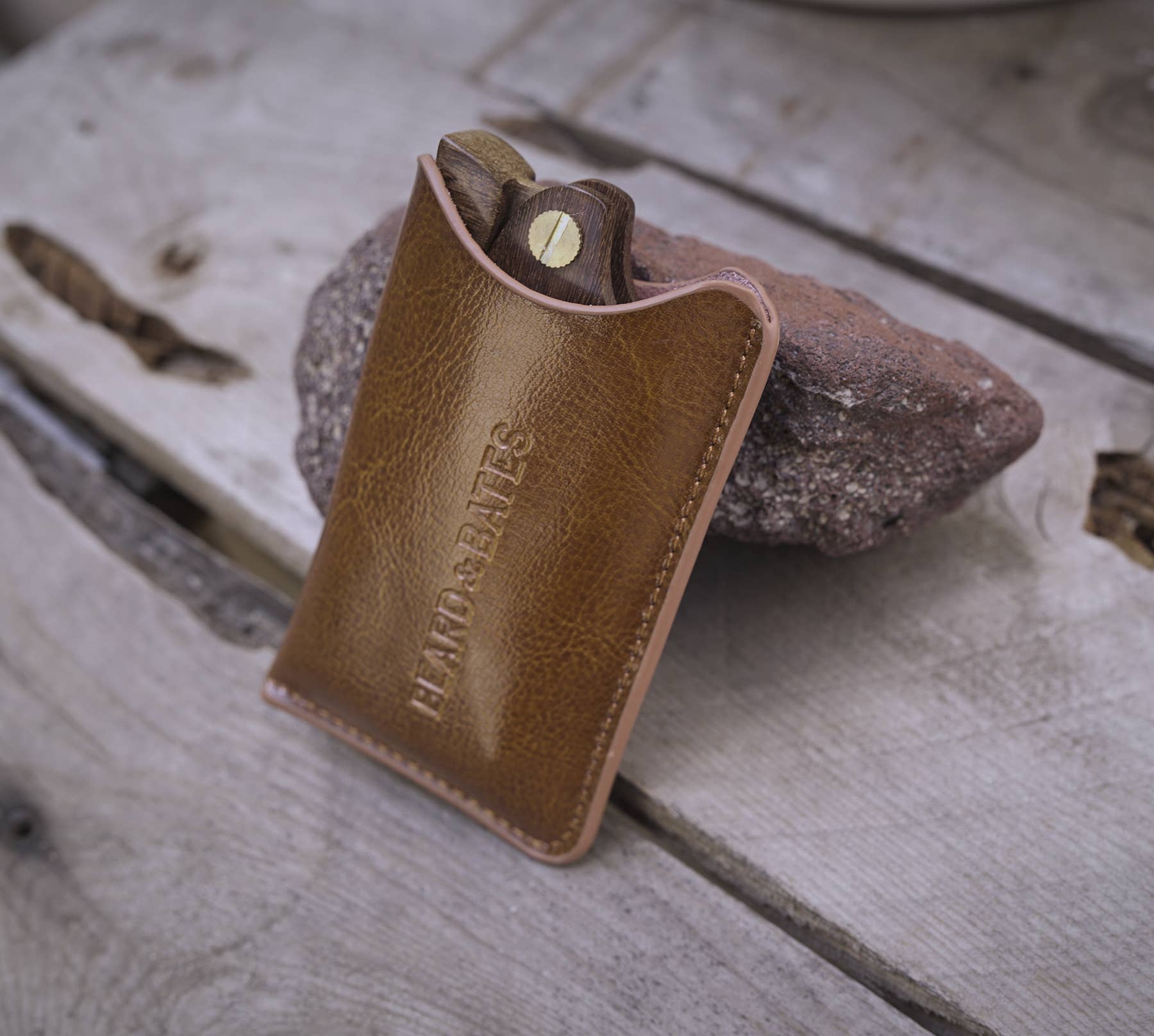 Beard & Bates - Wholesale Pouch - Men's - Genuine Leather Pouch - For The Sandalwood Switchblade Comb1