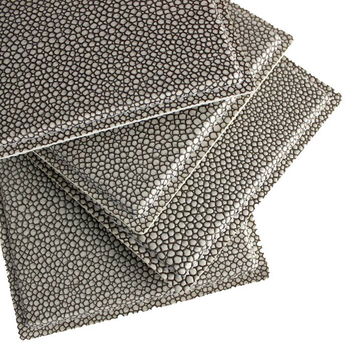 Signature Home Collection GmbH – wholesale Underlägg – Uppsättning av 6 glasunderlägg, stingray, konstläder, grå glasunderlägg5