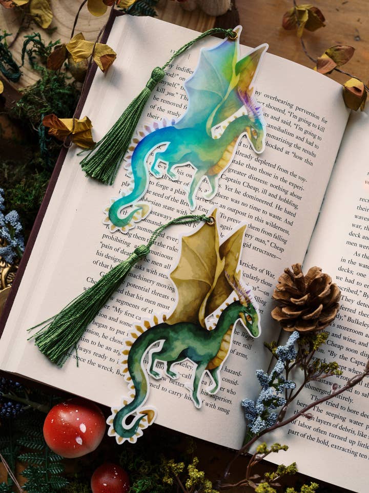 Marque-page Le dragon doré verdoyant pour la vente par The Bookish Atelier