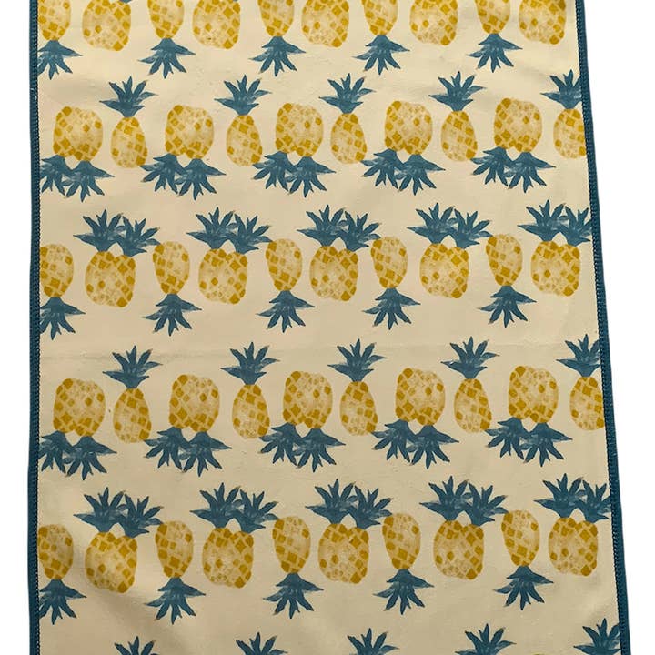 Serviette de sport Ananas pour la vente par TowelUpNow