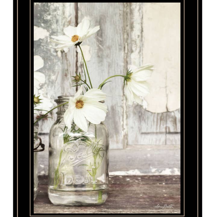 « White Blossoms » de Lori Deiter, impression encadrée prête à être accrochée pour la vente par Trendy Decor 4U