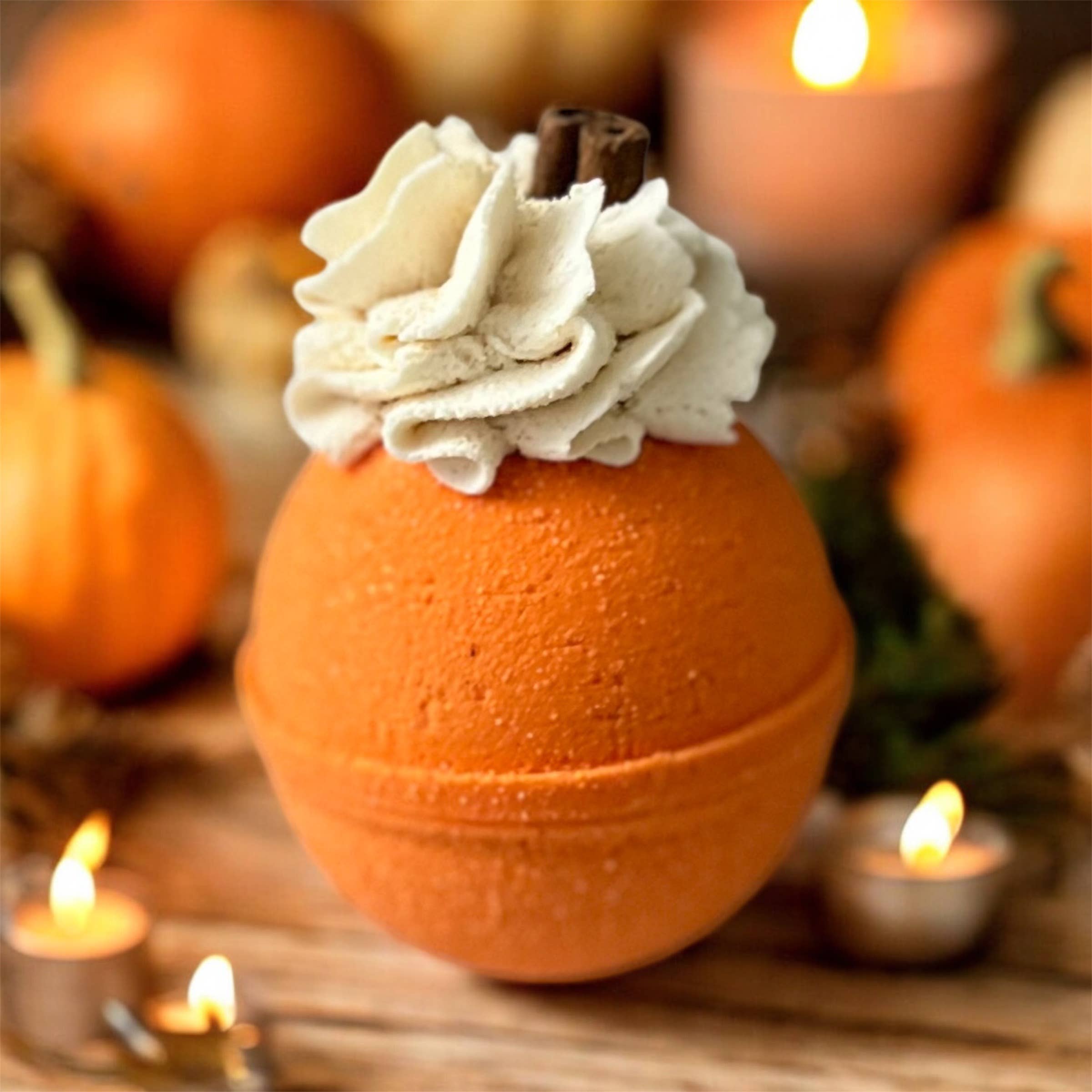 Southern Fleek Bath LLC – Bomba de banho/efervescente por atacado – Bomba de Banho Redonda Pumpkin Spice com Espuma de Bolhas1