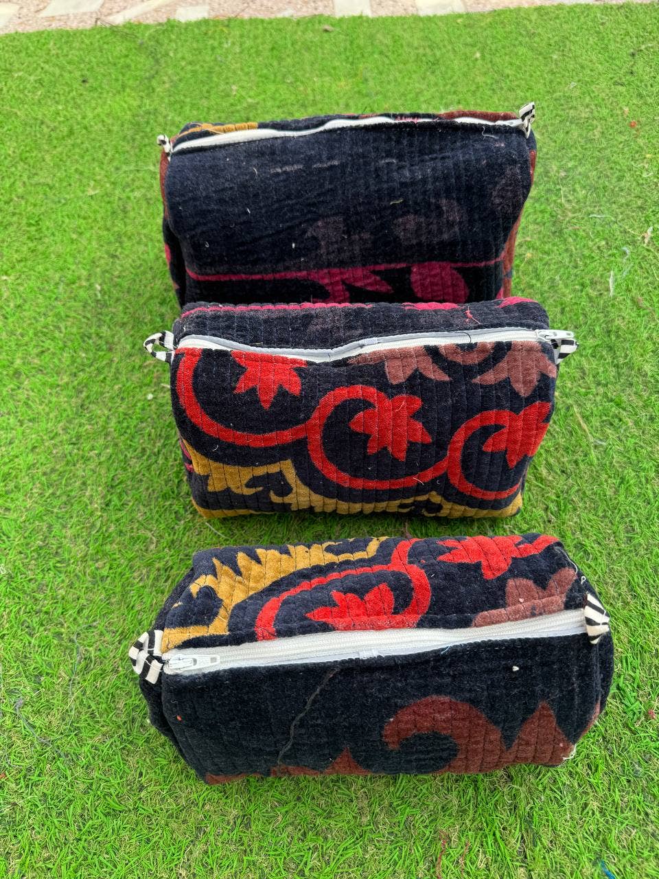 GYPSY STUDIO - Wholesale Makeup/Cosmetic Bag - Velvet 3 pcs Toiletry Bag set Makeup, cosmetics Bags2