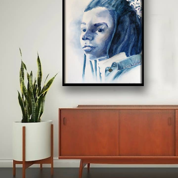 Decorazione murale dipinta ad acquerello di donna in blu per la vendita all'ingrosso da parte di Uncommon Canvas Co