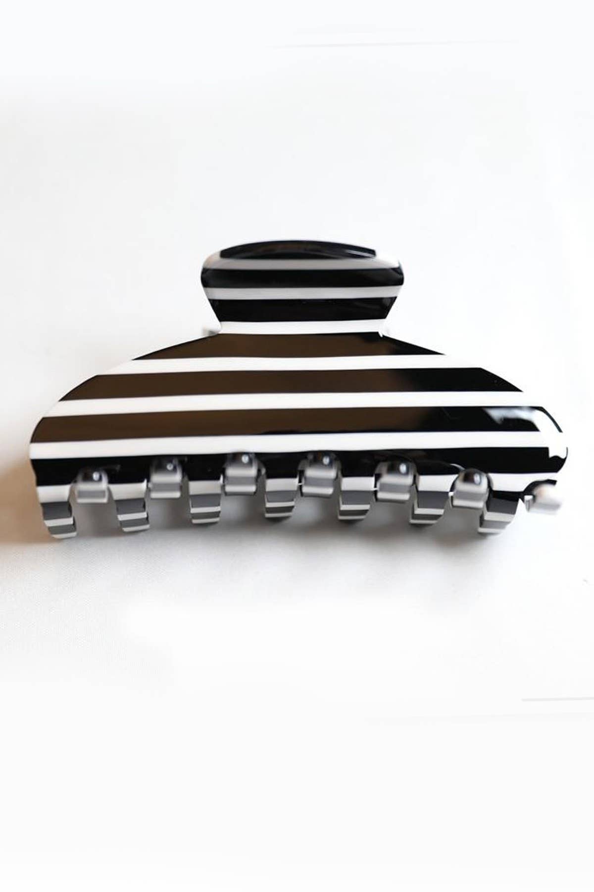 JOSSLYN by wall to wall - Wholesale Hair Clip - Women's - JUMBO STRIPE PLAID OVAL HAIR CLAW CLIPS | 40H102014