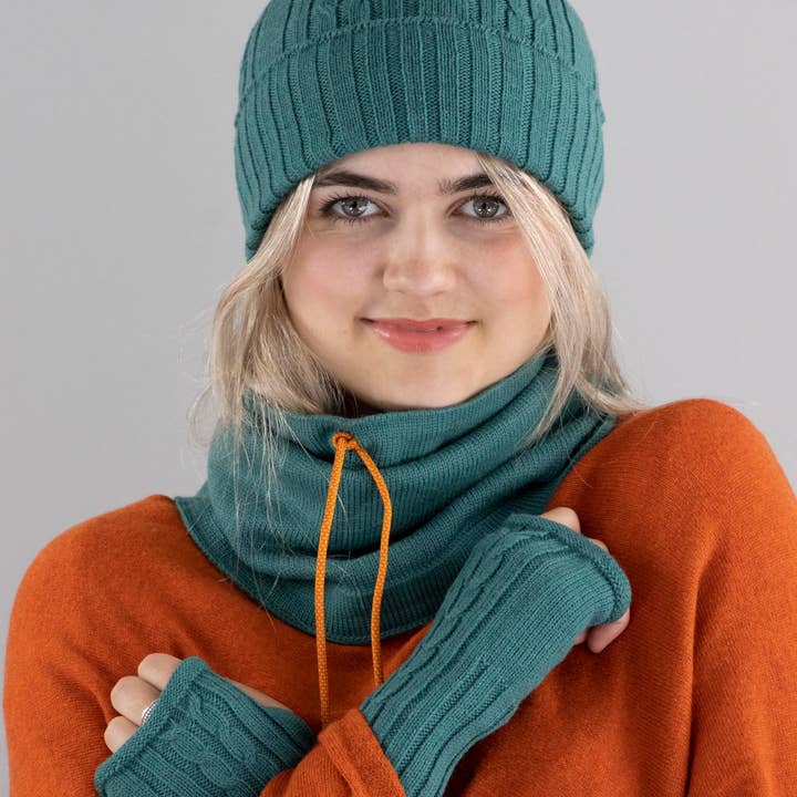 Cadenza Italy Ltd – wholesale Halsduk - Dam – 100% Merinoull Dragsko Snood