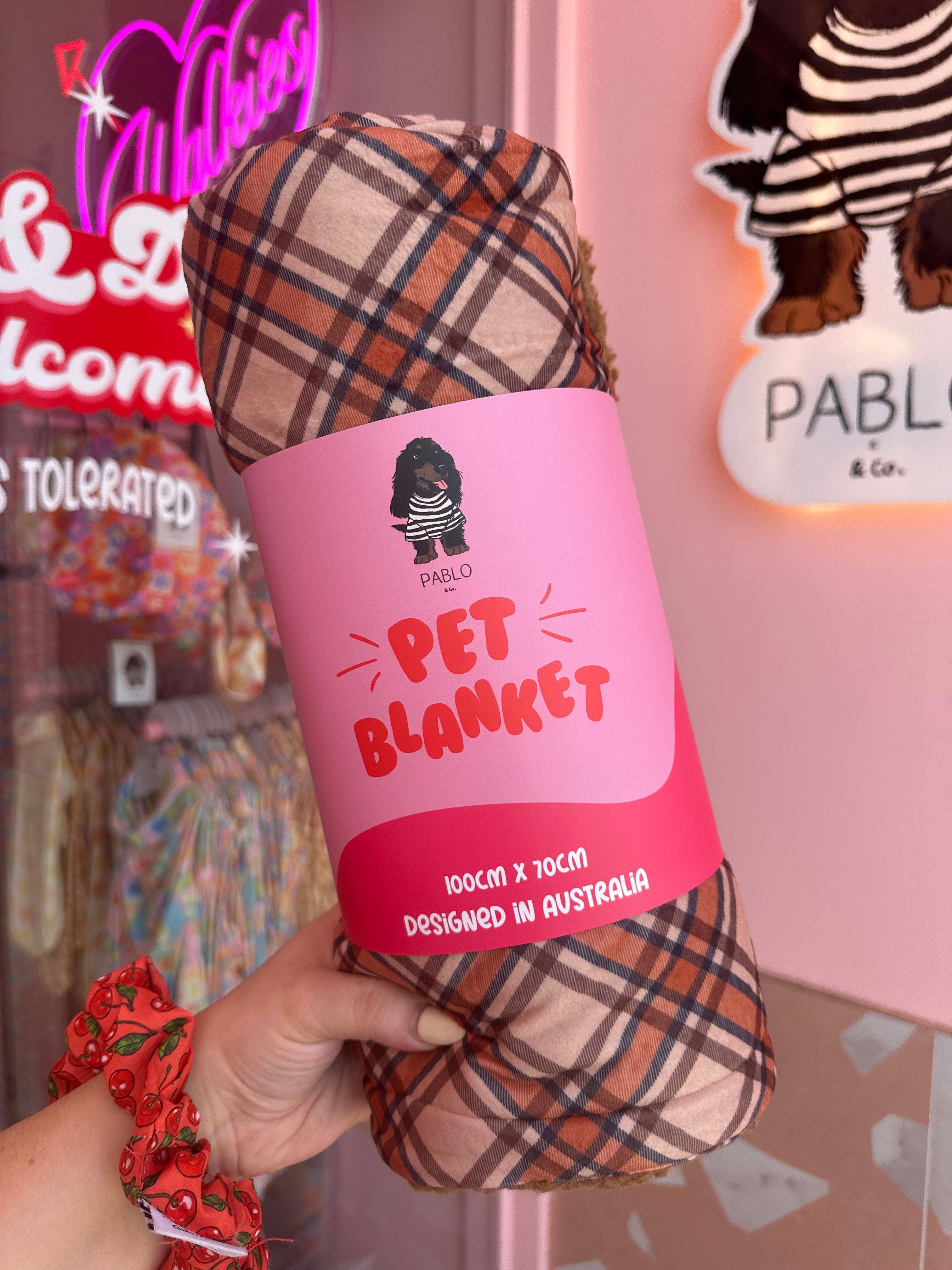 Pablo & Co. Boutique - Wholesale Pet blanket – Dog - Kensington: Dog Blanket