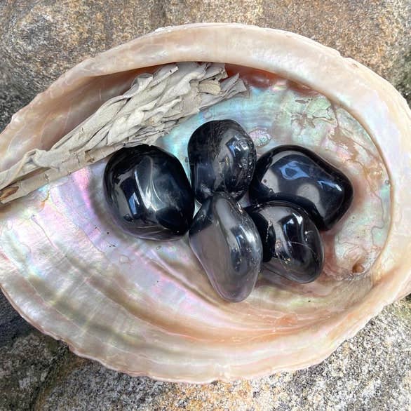 Bodhi Leaf Market - Wholesale Spiritual Stone/Crystal - Polished Onyx Crystals - Size Comparison Available
