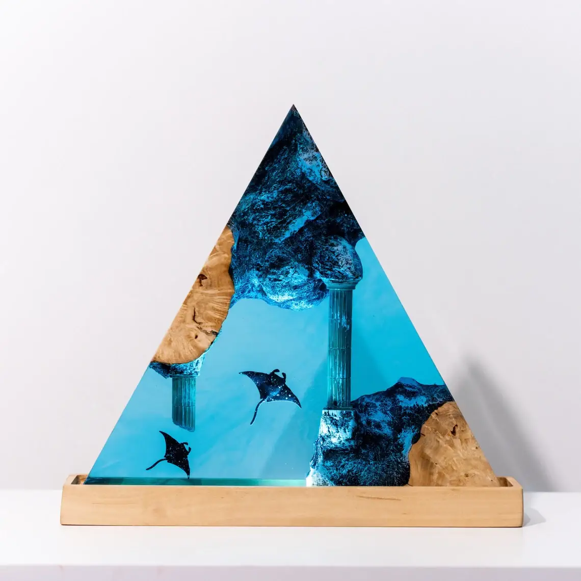 Merchemy – Engroshandel Natlys – Manta Rays Harpiks Epoxy Lampe Natlys Ocean Undervand1