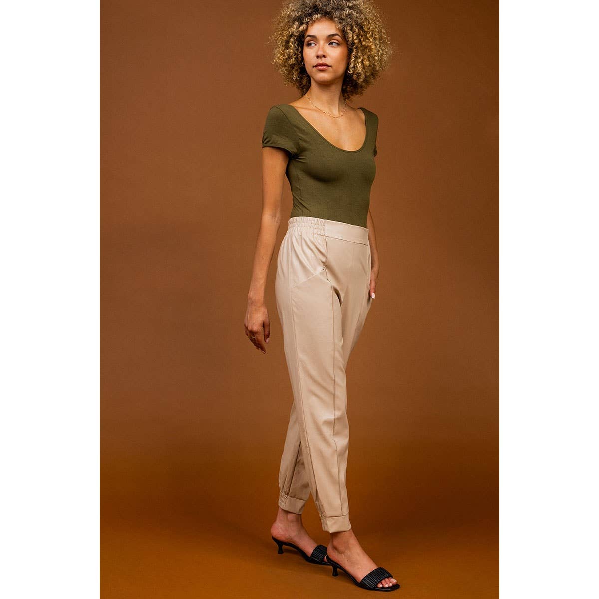 Naked Zebra - Vendita all'ingrosso Pantalone - Donna - Pantaloni da jogging in pelle vegana con elastico in vita3