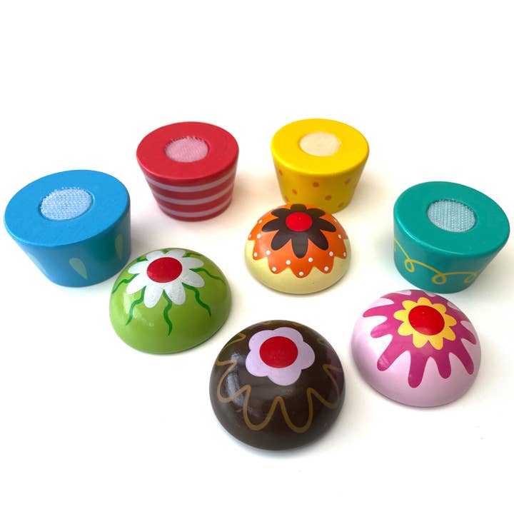 BeeSmartToys - Wholesale Toy Set - Kids - VIGA TOYS - WOODEN CUPCAKES PLAY FOOD SET