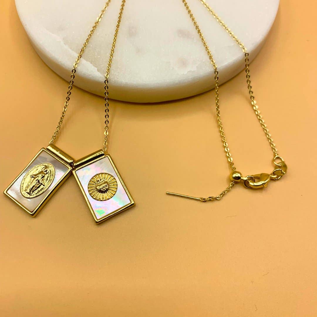 Guadalupe Gifts – Engroshandel Halskæde med vedhæng – Guldpläteret Skapularkrave med Moderperle, 46 cm3