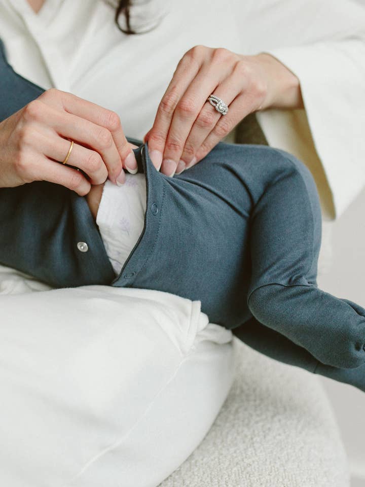 goumikids - Wholesale Sleepsuit - Baby - Grow With You Footie + Snug Fit - Midnight1