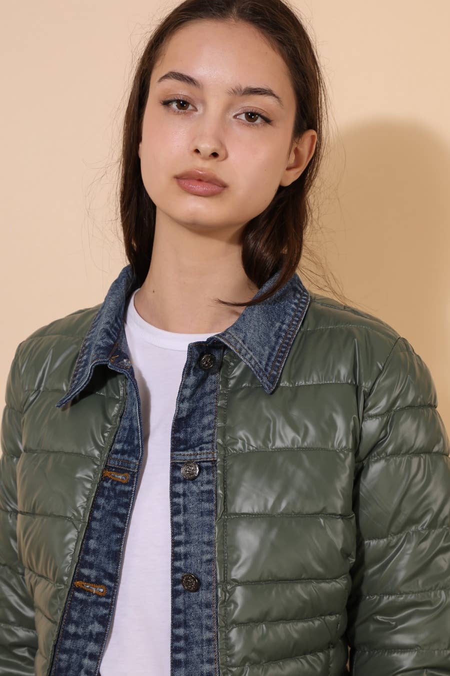 Attrait Paris - Wholesale Pufferjack - Dames - Kenza metalen jeansjack van twee materialen25