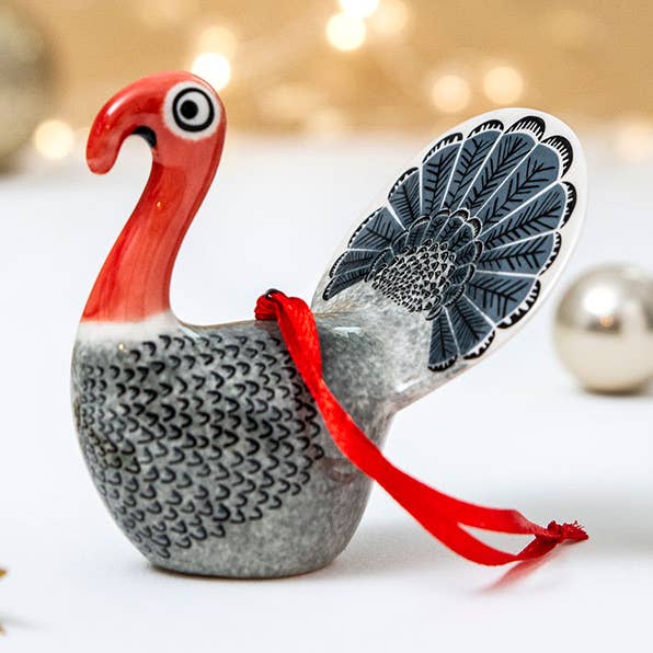 Décoration de Noël en céramique faite à la main pour la vente par Hannah Turner Ltd