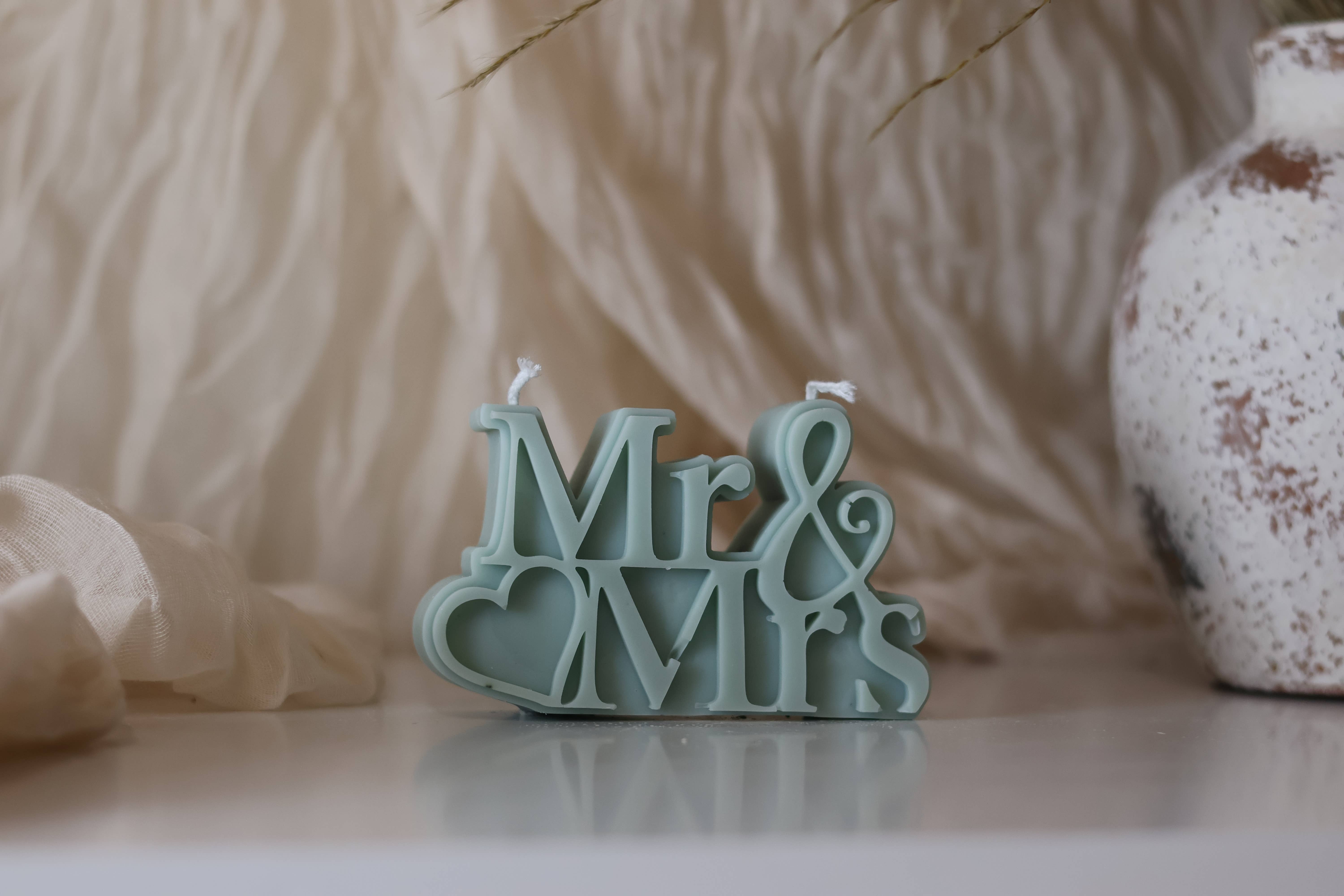 Agaboo Candle - Wholesale Novelty Candle - Mr & Mrs Candle 2.5x4in1
