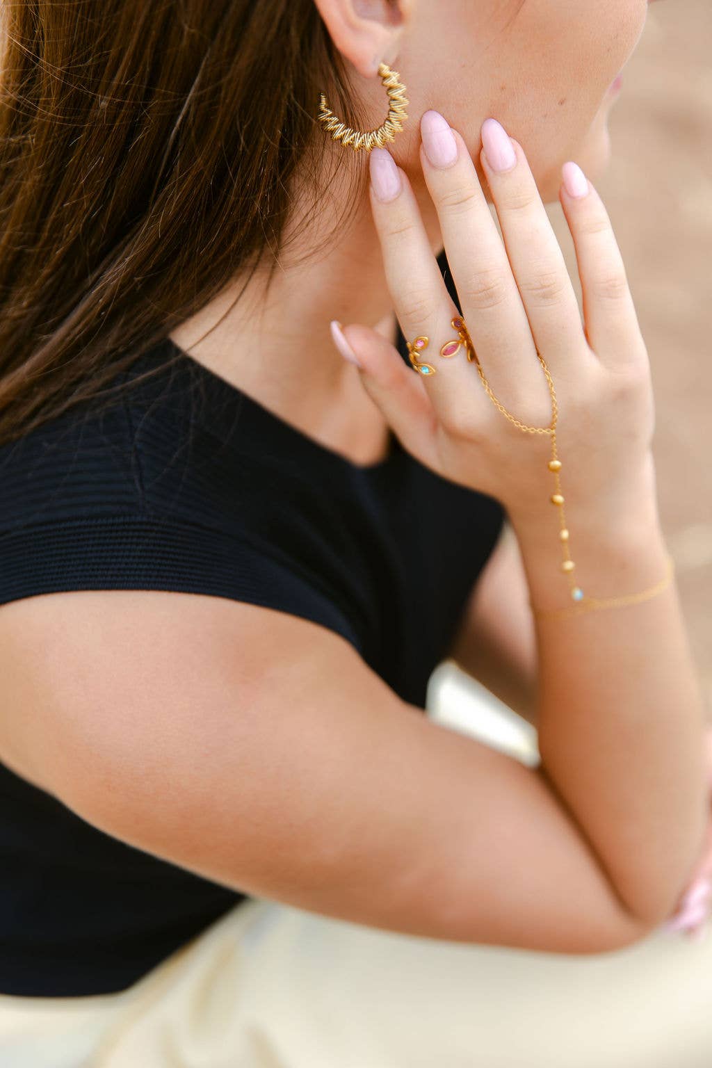 White Leaf - Wholesale Hoop Earrings - Zigzag Wire Hoop Earring in Gold
1