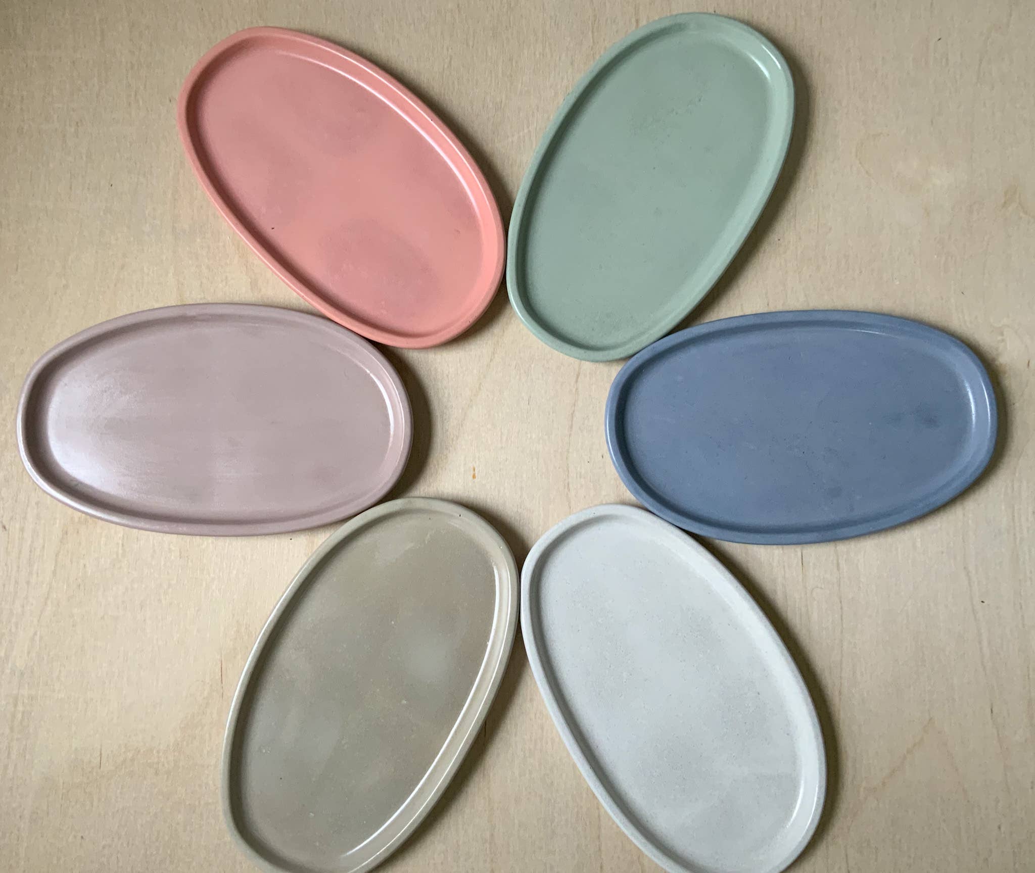 Left Corner Goods - Wholesale Decorative Tray - Concrete Oval Tray | candle catch all | Plant tray1