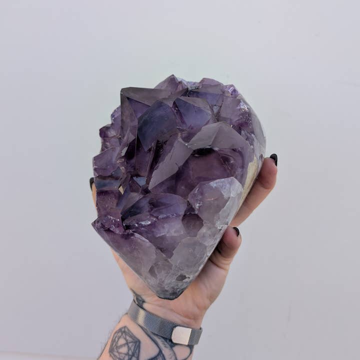 Morceaux d'améthyste pour la vente par The Crystal Tabby