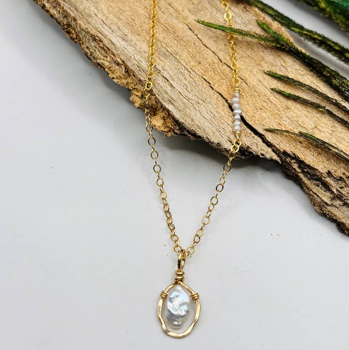 Rachel Renee Jewelry - Wholesale Pendant/Charm Necklace - ALICIA Freeform Gemstone Necklace With Embellishment11