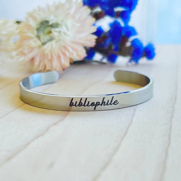Bibliófilo | Brazalete de puño para venta al por mayor de Write Me Wicked
