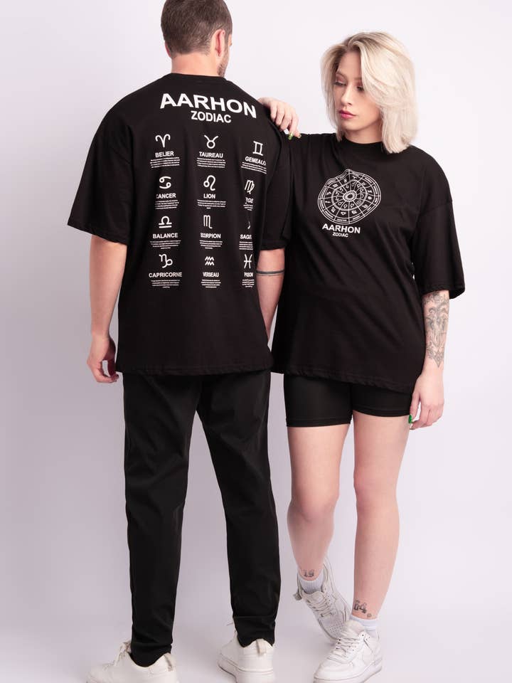 T-shirt Coupe Ample avec Imprimés "ZODIAC" Noir pour la vente par AARHON