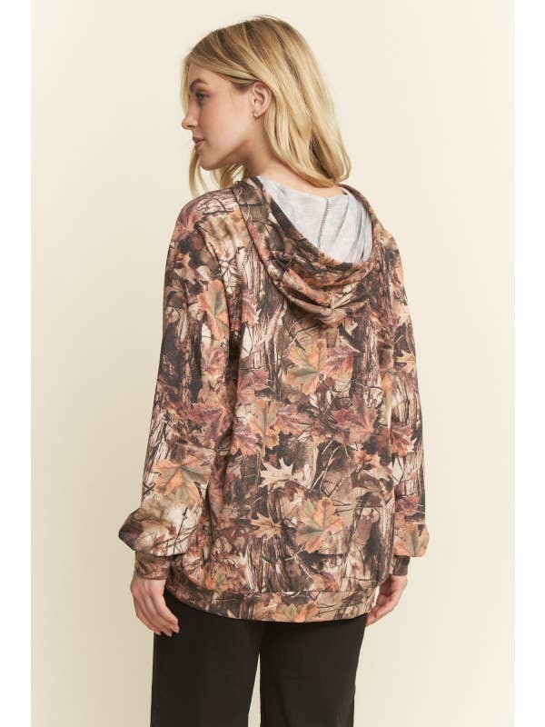 TAUPE ET7665-28 LÅNGÄRMAD HUVTRÖJA MED FLERFÄRGAT TRYCK för wholesale på Faire6