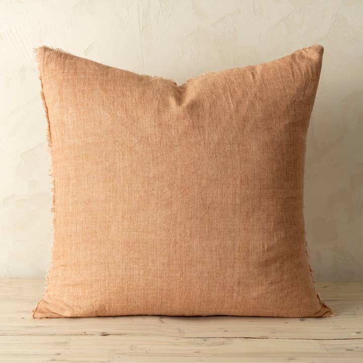 Coussin en lin Lina, terre cuite, 24 x 24 pour la vente par INDABA HOME