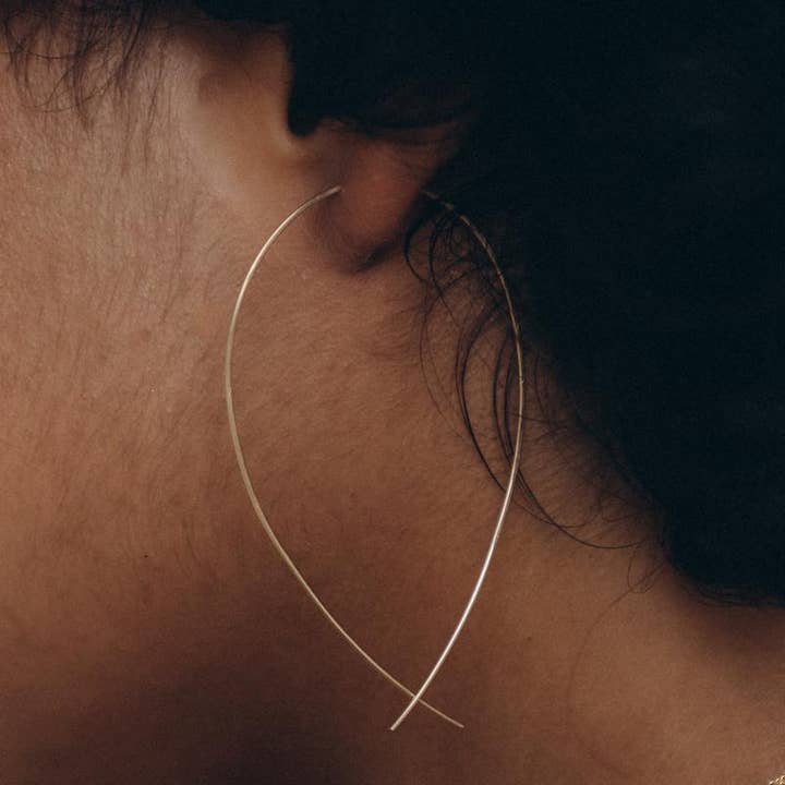 Danae – Großhandel Hoops – Goldene Swoop Hoops