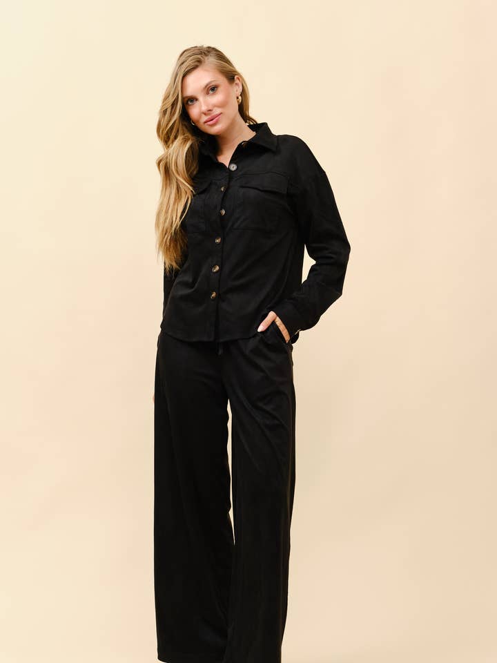 Sæt med vide bukser i imiteret ruskind for engroshandel hos Tea & Cup