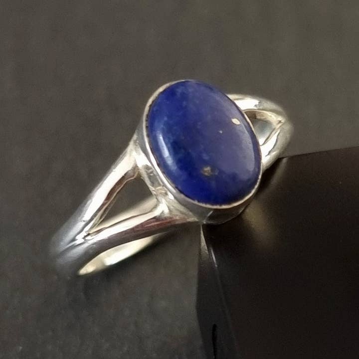Mistry Gems – wholesale Single stone/solitaire ring – Lapis Lazuli Small Oval Silver Ring, R3LL