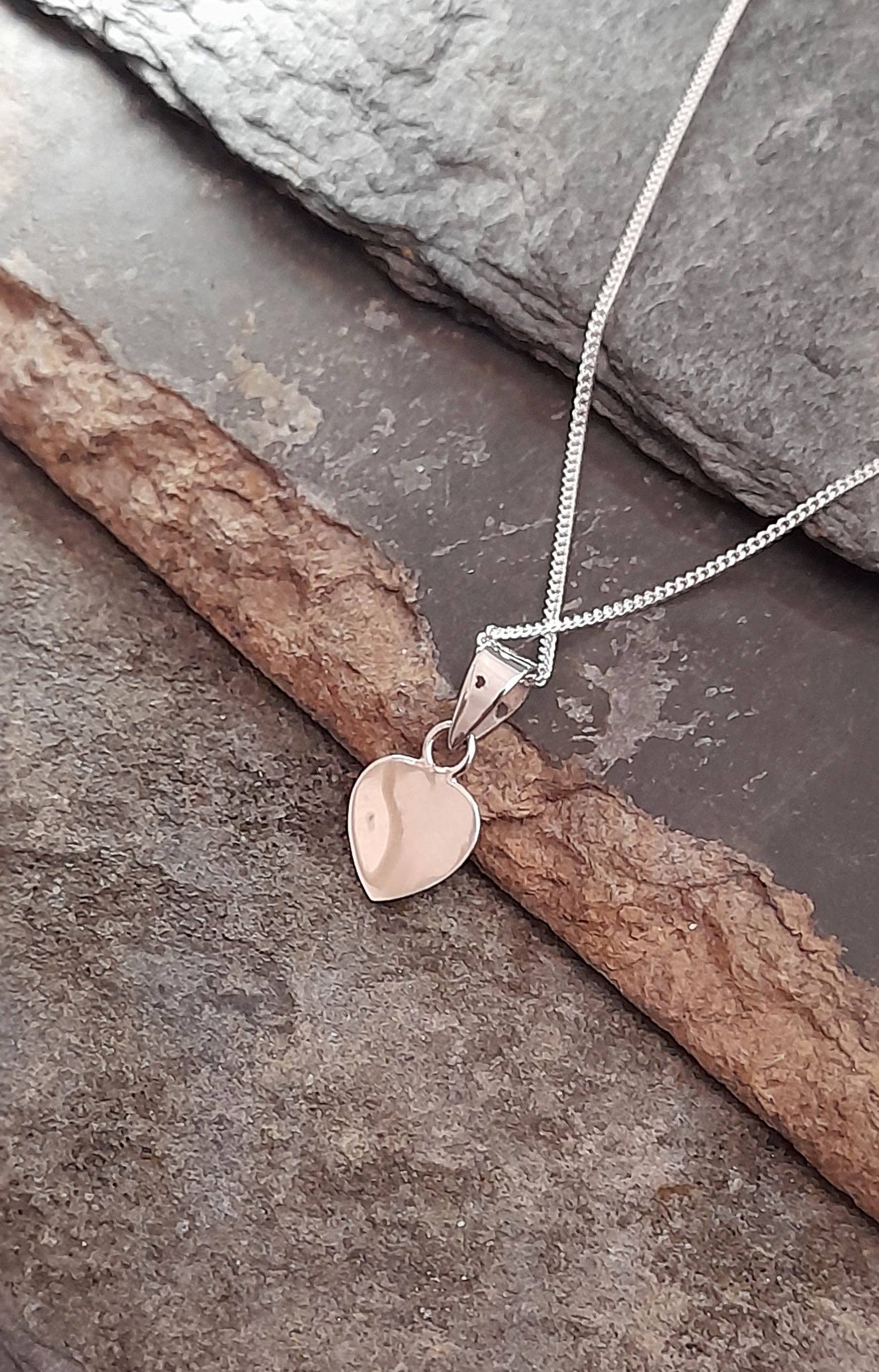 Bluelily925silver – Engroshandel Halskæde med vedhæng – SP360BC - MOPPE HJERTE VEDHÆNG 8MM X 8MM1