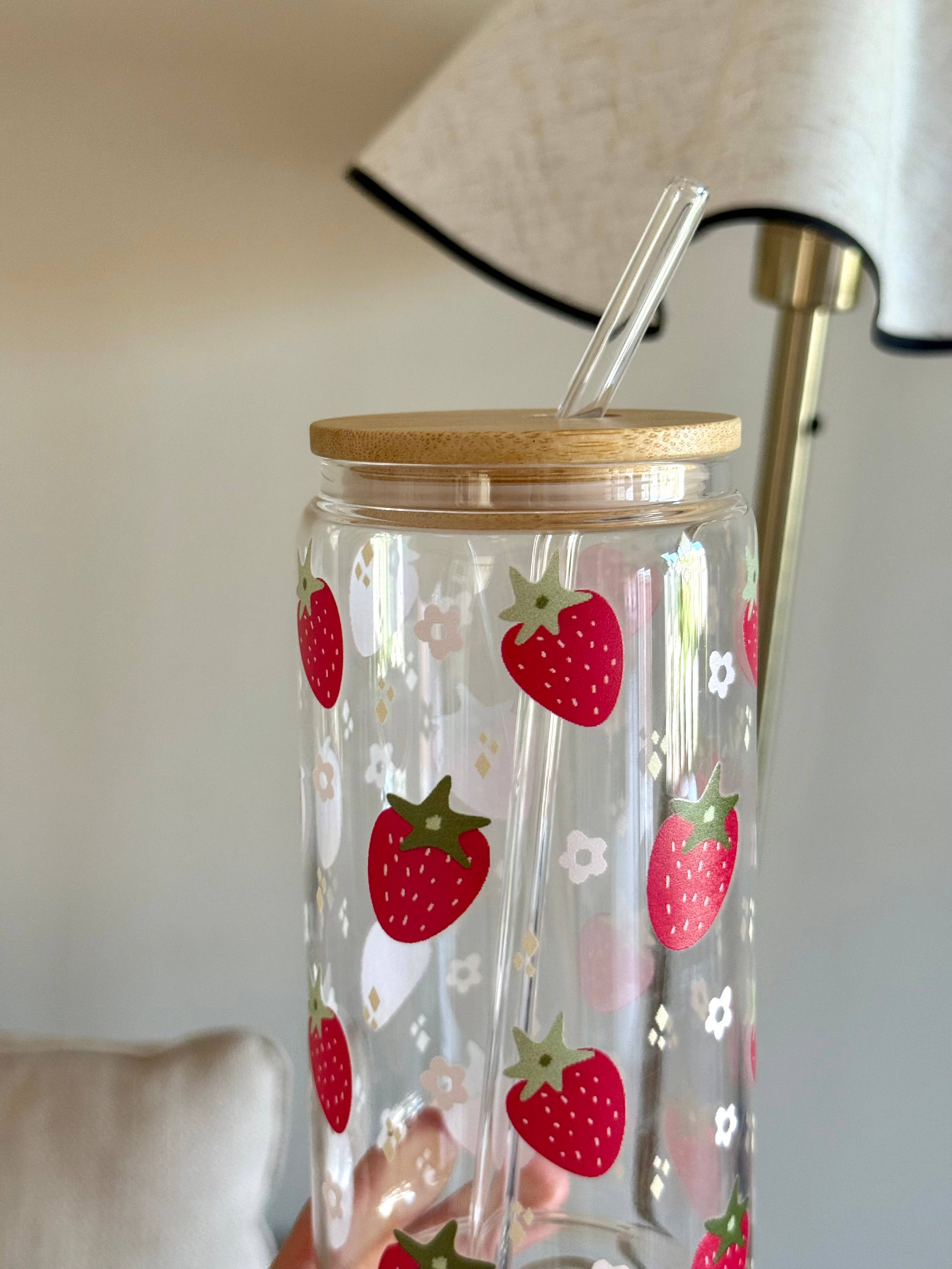 the cute cloud - Wholesale Drinking Glass/Cup - Glass Tumbler Strawberries Dishwasher Safe 550ml Lid & Straw3