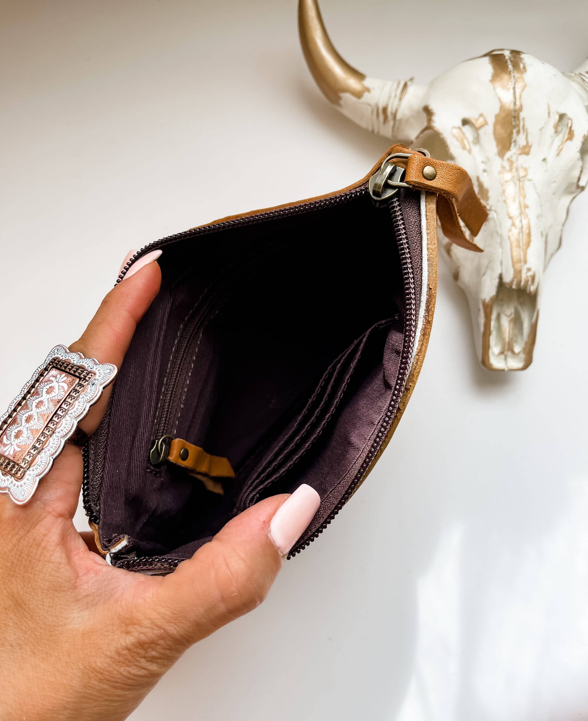 Boho Ranch Shop – wholesale Wristlet – LEXIE COWHIDE WRISTLET Western Hairon Purse Bag9