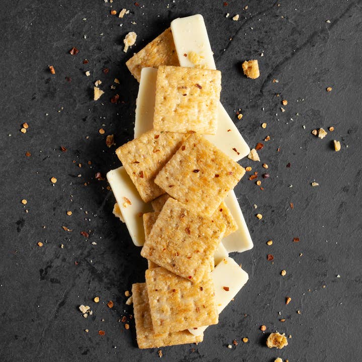 Sherman's Tennessee Hot Crackers - Wholesale Crackers - Sherman's Tennessee Hot Crackers, White Cheddar Flavor 30 CT