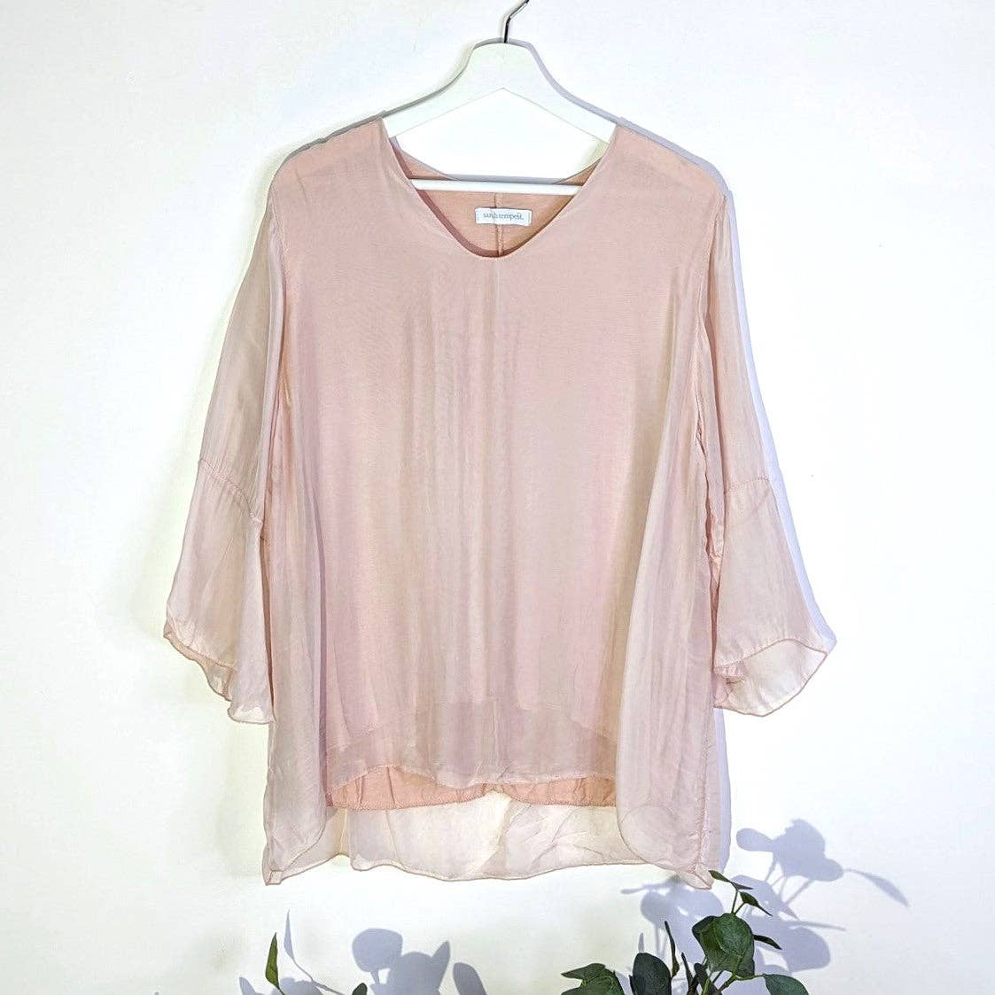 Tempest Designs - Vente Chemisier – femme - Haut en mélange de soie avec manches légèrement évasées (S-M)1