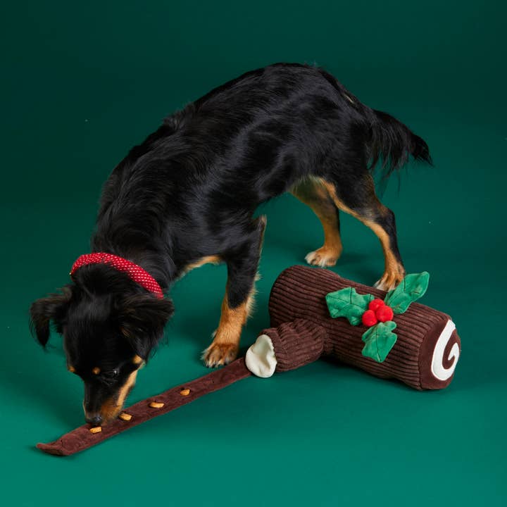 The Foggy Dog – wholesale Pet plush toy – Dog – Yule Log Interactive Snuffle Holiday Dog Toy2