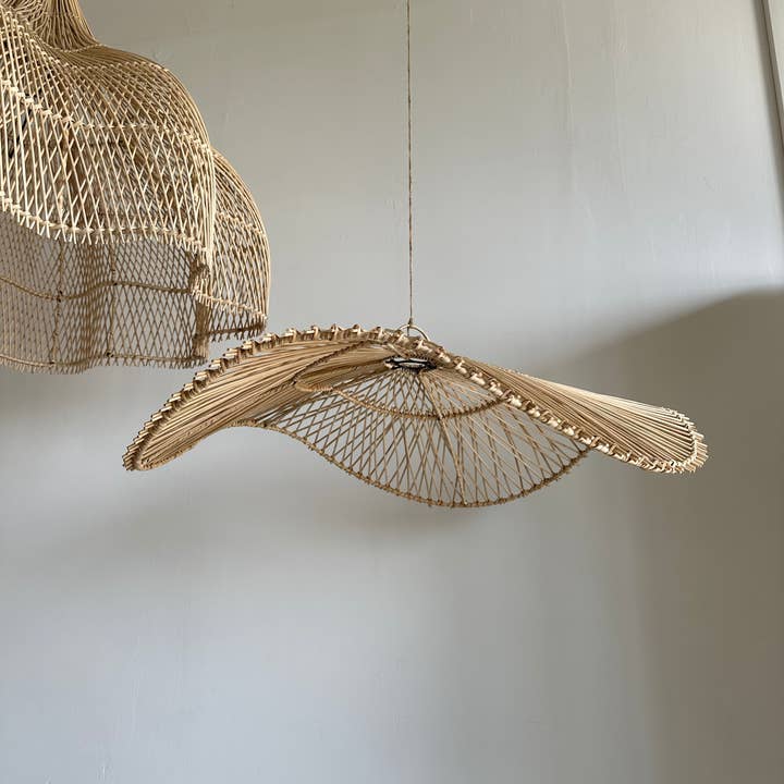 Office Objets - Wholesale Chandelier/Hanging Light - Rattan pendant or light fixture in the shape of a wavy circular tray with latticework D:756