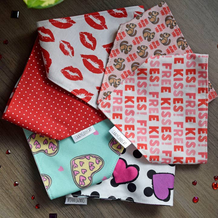 Pack of 25 Valentine's Day Pet Bandanas with Snaps for wholesale by CrazyCoolCat