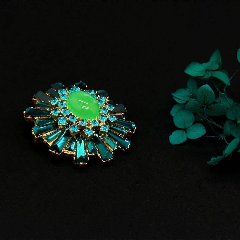 Zenthaven – wholesale Brooch – Elegant Vintage Deco & Art Deco Brooches, Zircon, Green & Party Brooches for Weddings and Special Occasions2