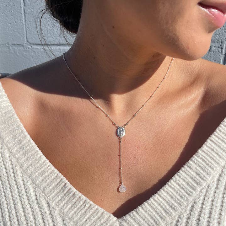 Wunderbare Medaille Rosenkranz Halskette für den Großhandel von Isabelle Grace Jewelry