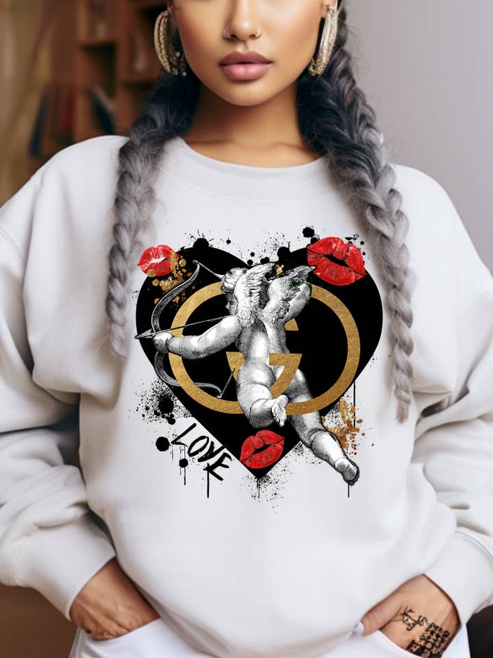 Liebe und Küsse Valentinsgrafik-T-Shirt für den Großhandel von By Jodi LLC