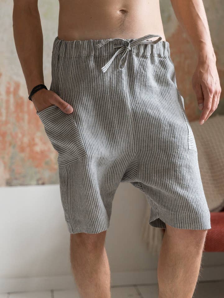 Pantaloncini a righe in lino con cavallo basso per la vendita all'ingrosso da parte di VADU Linen
