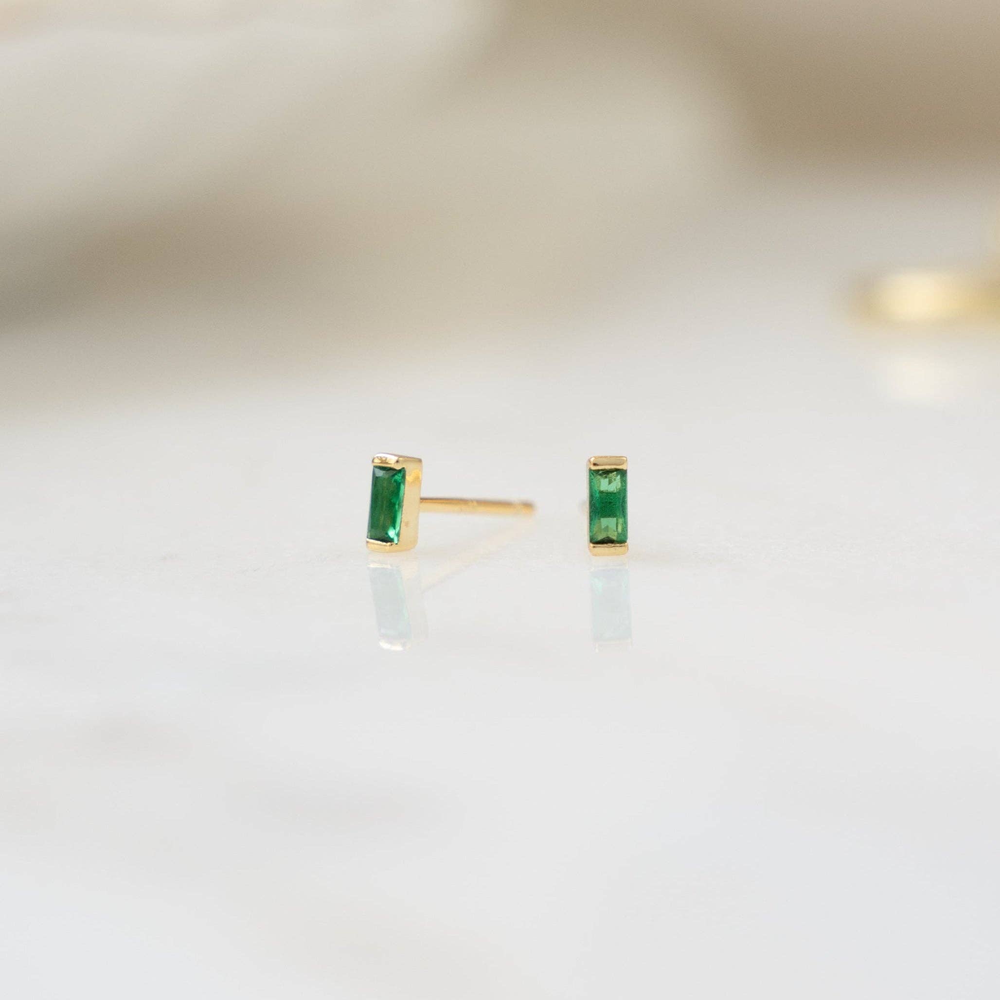 Sami Jewels – Engroshandel Ørestikkere – Smaragd Baguette Stud Øreringe3